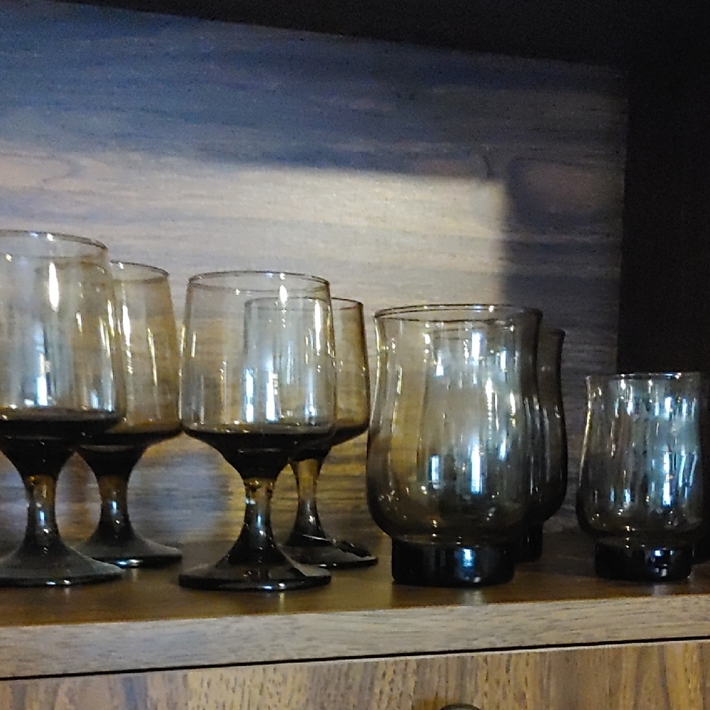 Elegant Brown Glassware Set (8)